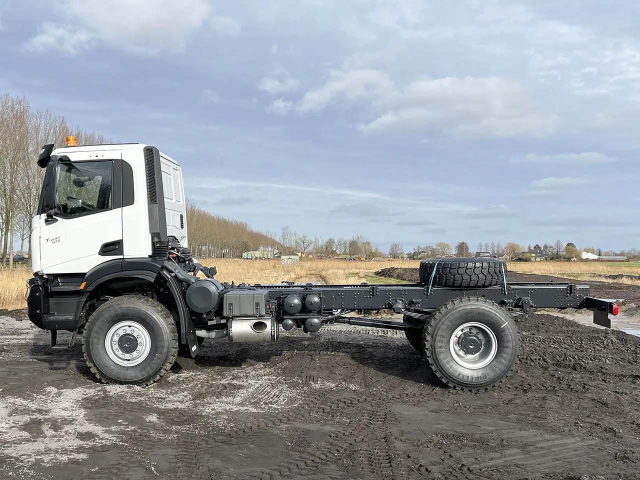 Iveco T-Way AD190T43WH-4500 AT Chassis Cabin 4x4 2