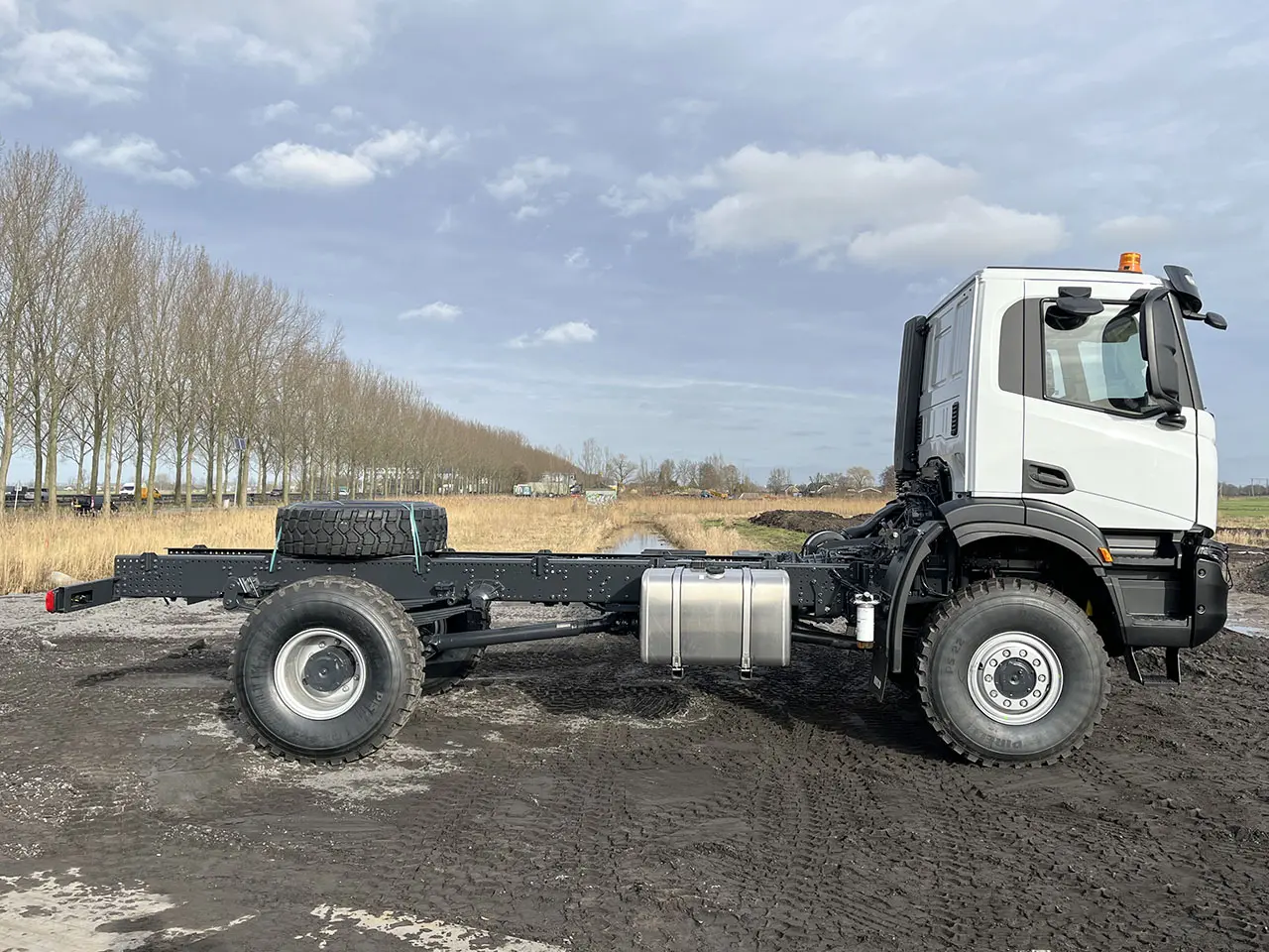 Iveco T-Way AD190T43WH-4500 AT Chassis Cabin 4x4 5