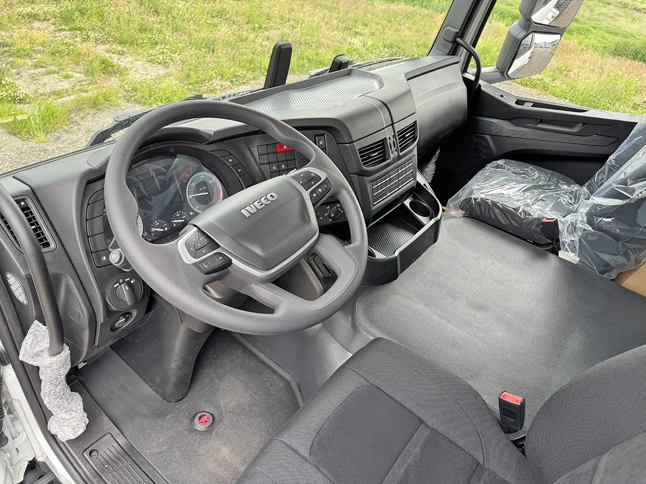 Iveco T-Way AD190T43WH-4500 AT 4x4 Chassis Cabin 3