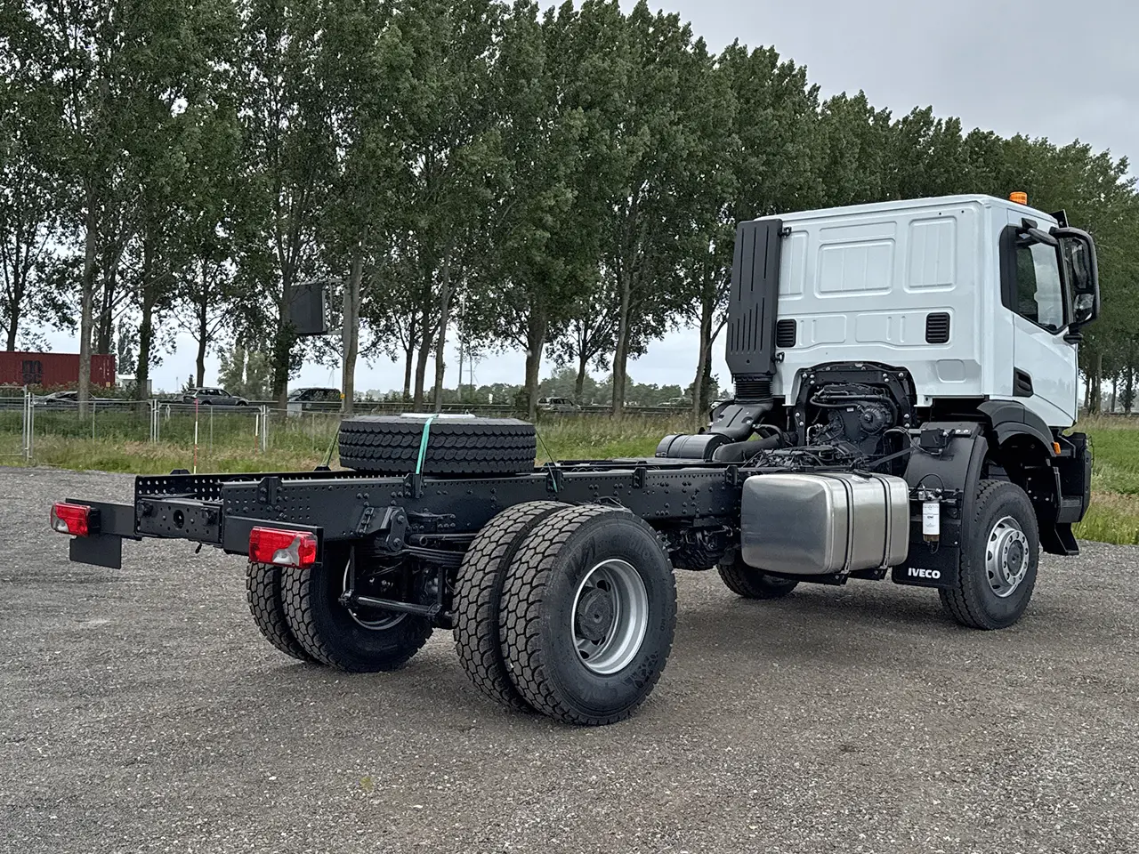 Iveco T-Way AD190T43WH-4500 AT 4x4 Chassis Cabin 3