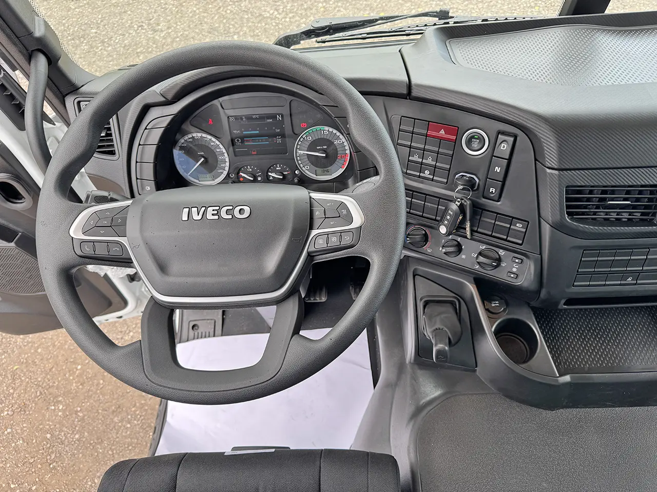 Iveco T-Way AD190T43WH-4500 AT Châssis Cabine 4x4 10