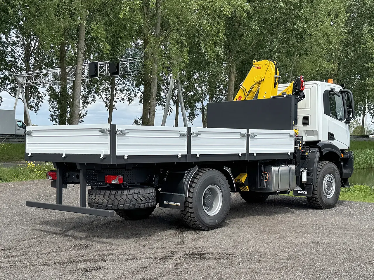 Iveco T-Way AD190T43WH AT Crane Truck 4x4 2