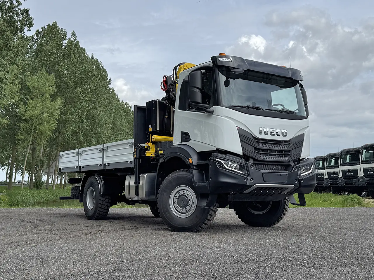 Iveco T-Way AD190T43WH AT Crane Truck 4x4 4
