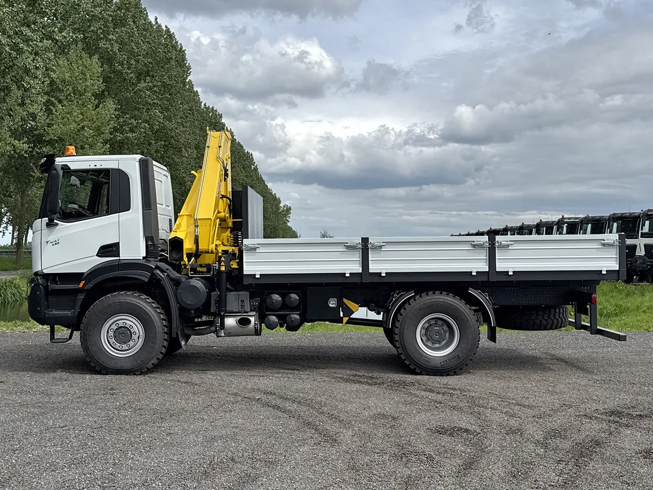Iveco T-Way AD190T43WH AT Crane Truck 4x4 7