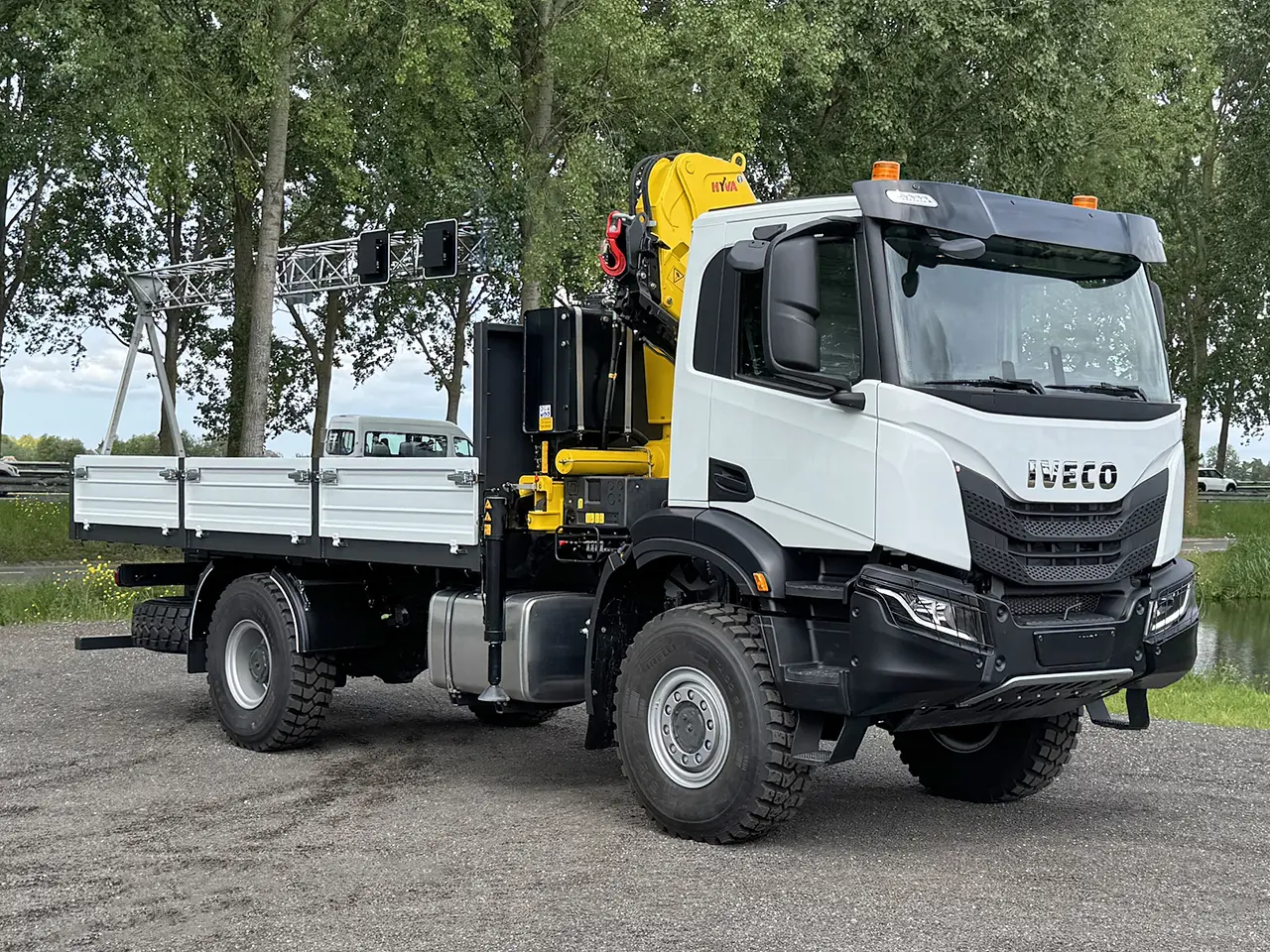 Iveco T-Way AD190T43WH AT Crane Truck 4x4 8