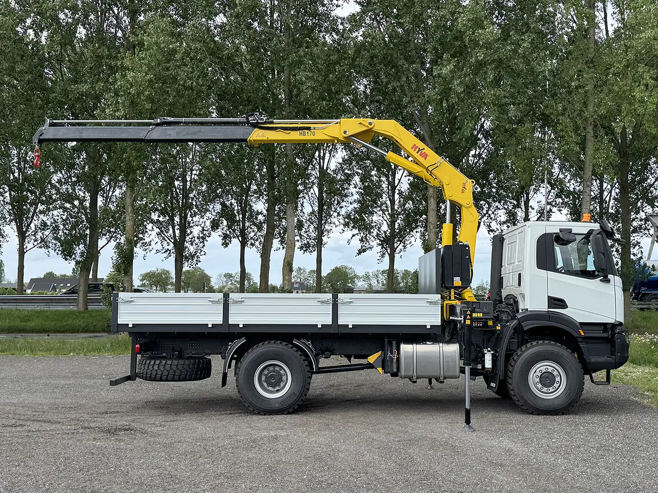 Iveco T-Way AD190T43WH AT Crane Truck 4x4 17