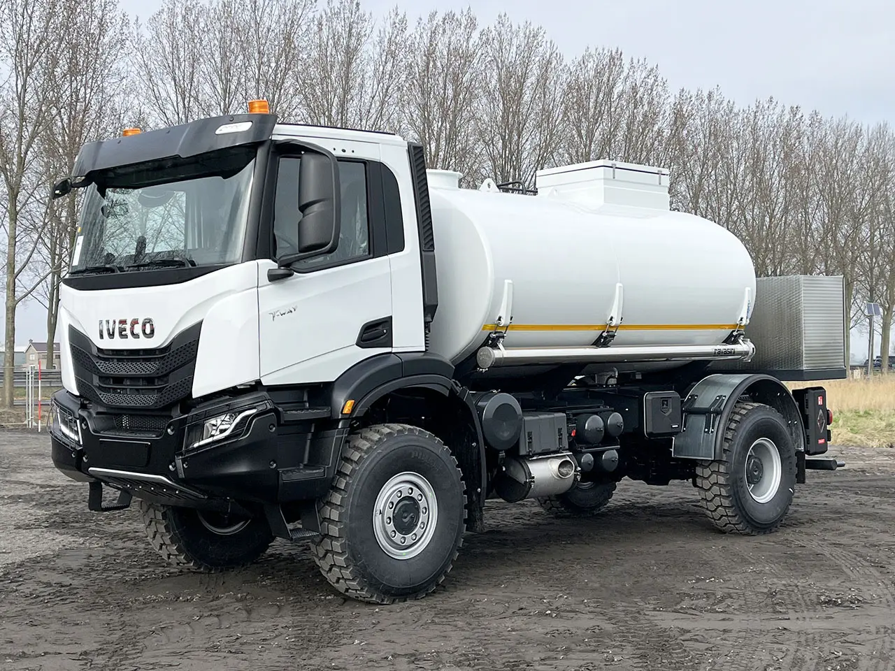 Iveco T-Way AD190T43WH AT Fuel Tank Truck 4x4
