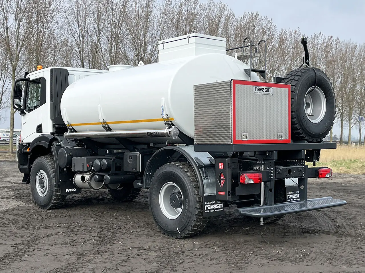 Iveco T-Way AD190T43WH AT Fuel Tank Truck 4x4 6
