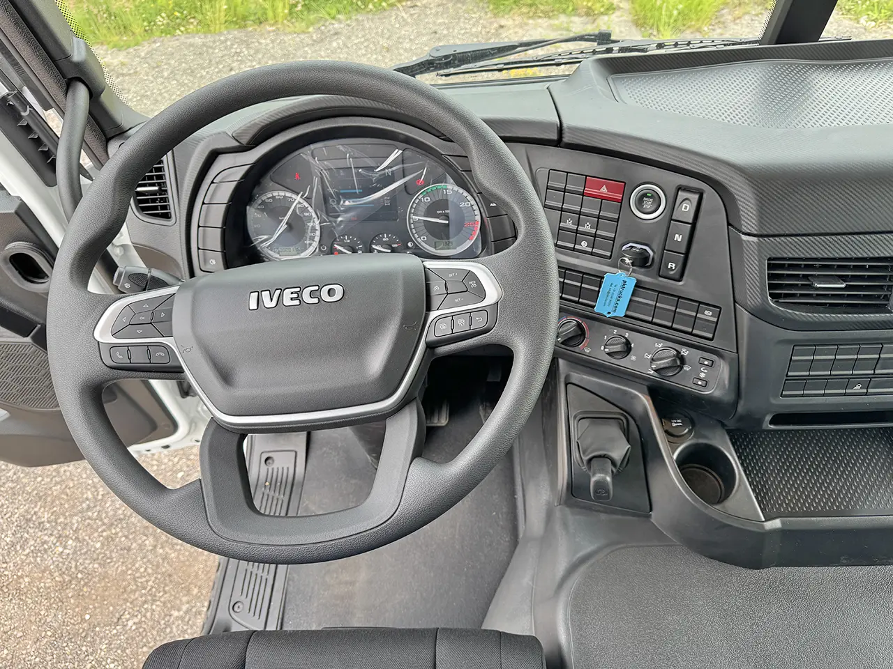 Iveco T-Way AD190T43WH AT Fuel Tank Truck 4x4 9