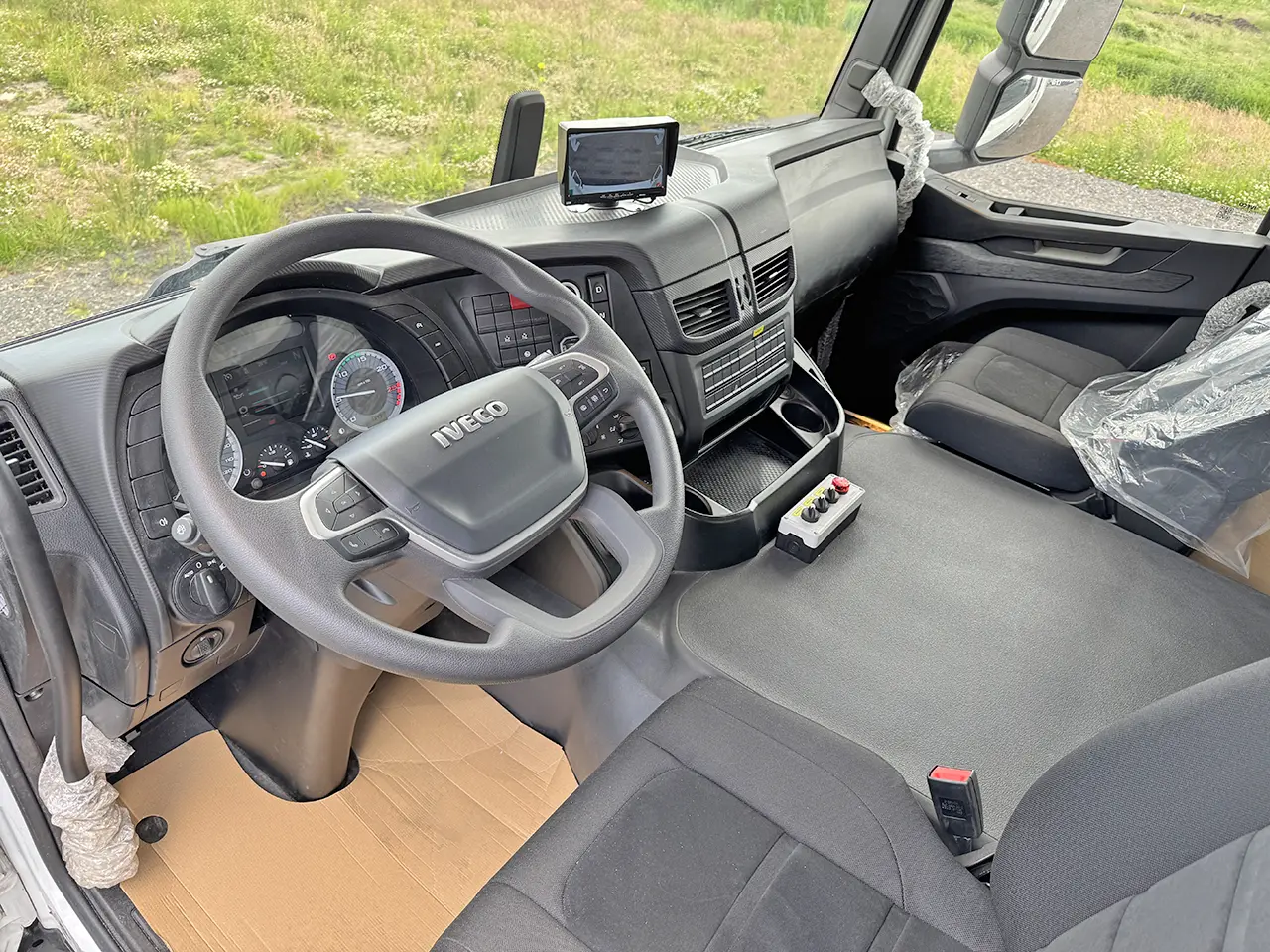 Iveco T-Way AD190T43WH AT Camion benne à ordures 4x4 3