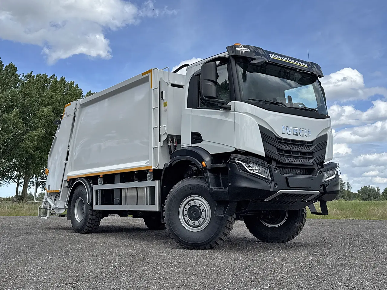Iveco T-Way AD190T43WH AT Camion benne à ordures 4x4 4
