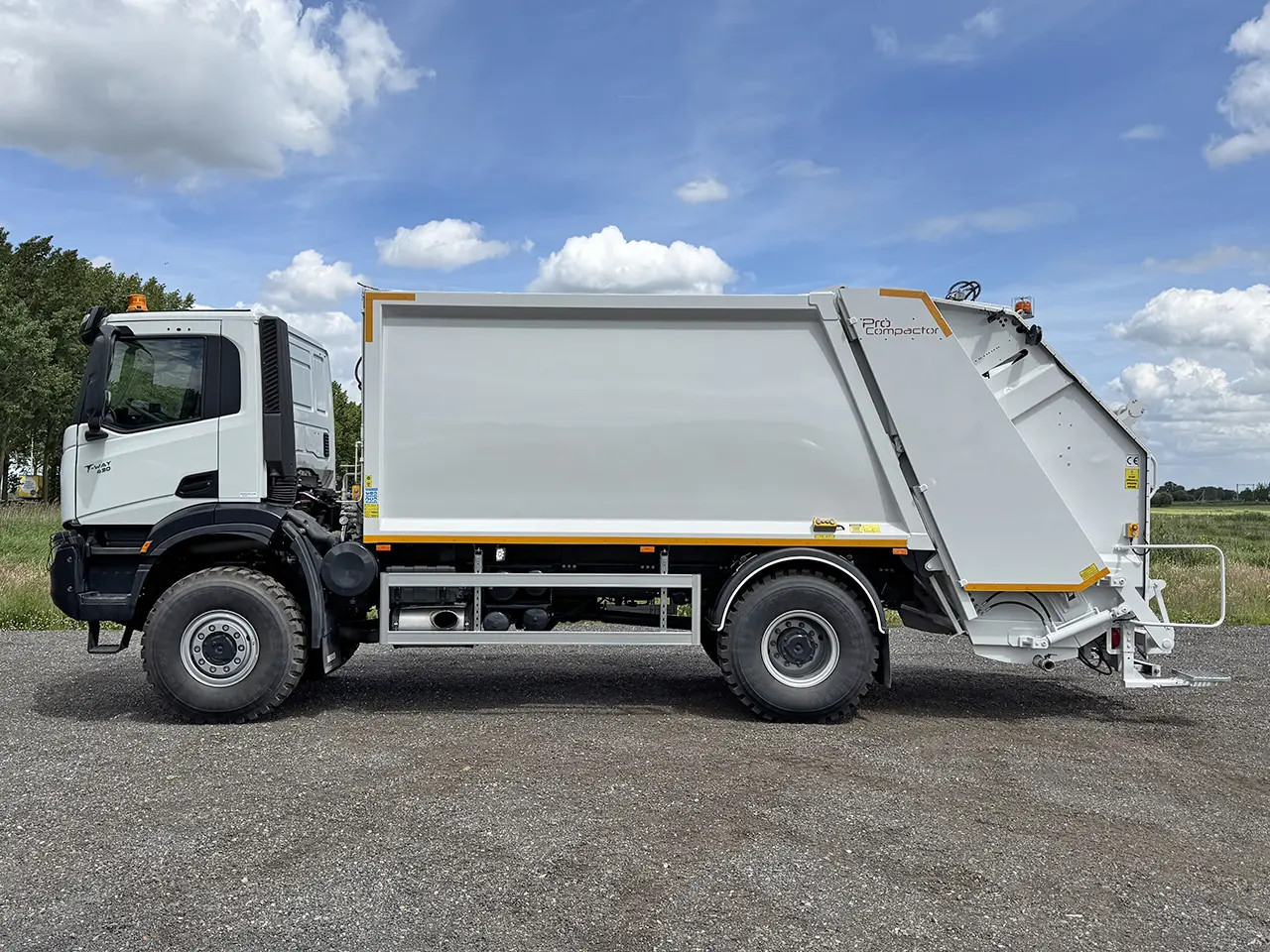 Iveco T-Way AD190T43WH AT Camion benne à ordures 4x4 7