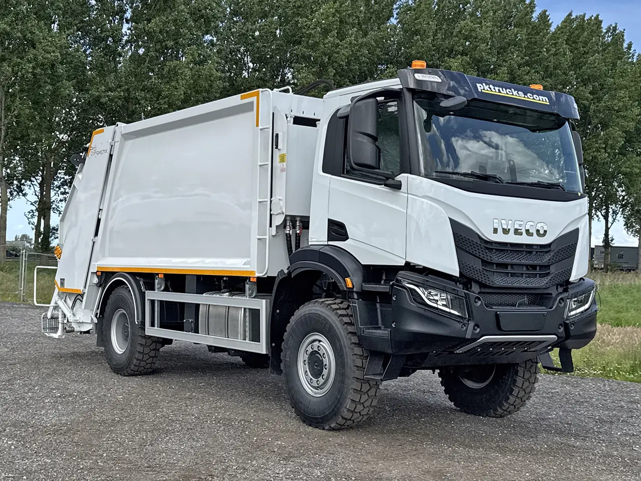 Iveco T-Way AD190T43WH AT Camion benne à ordures 4x4 8