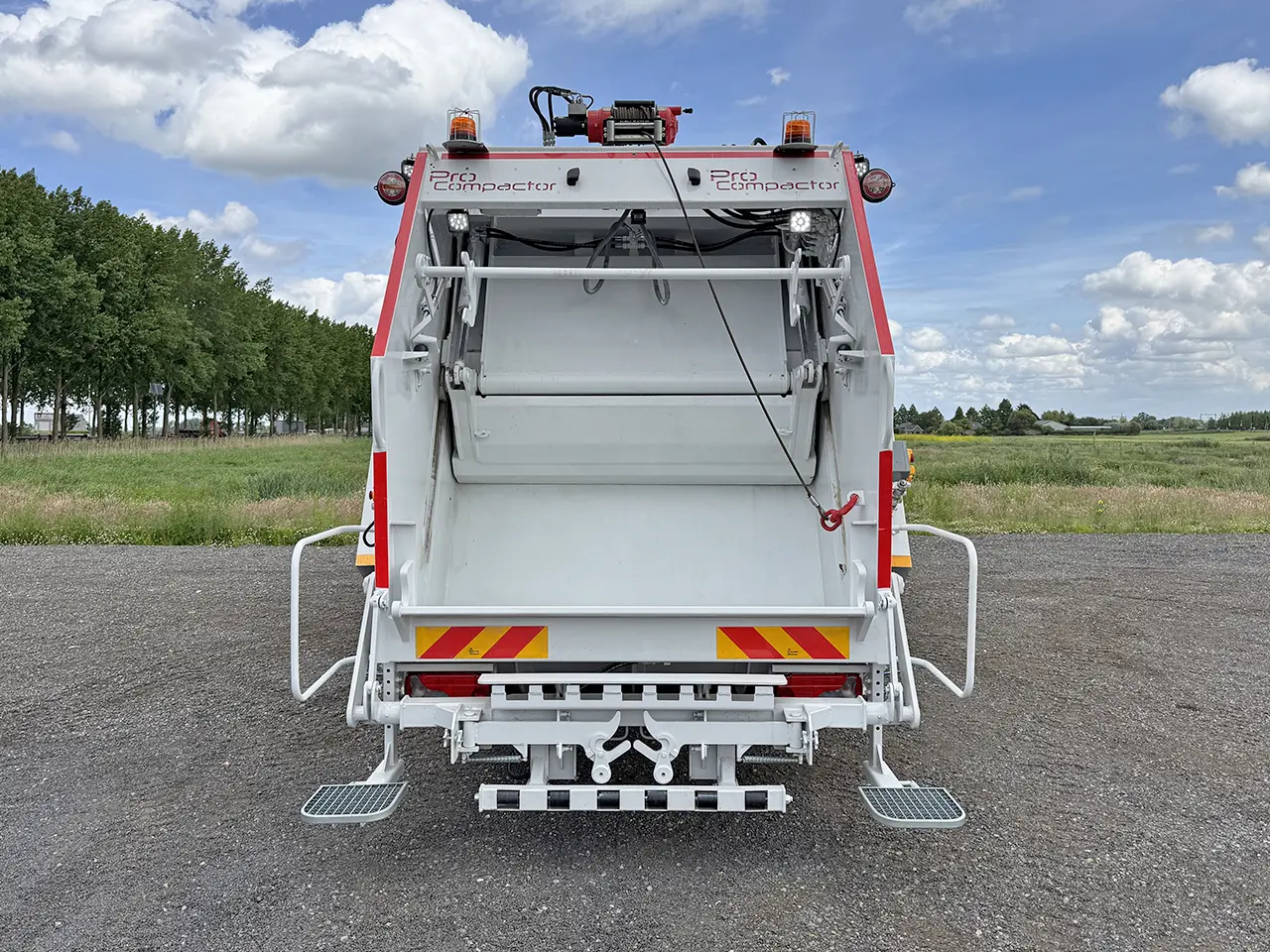 Iveco T-Way AD190T43WH AT Camion benne à ordures 4x4 14