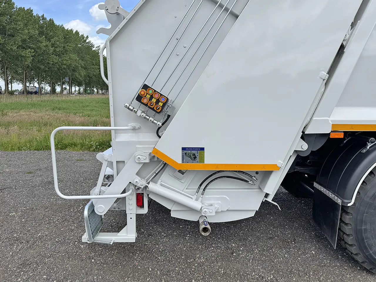 Iveco T-Way AD190T43WH AT Camion benne à ordures 4x4 17