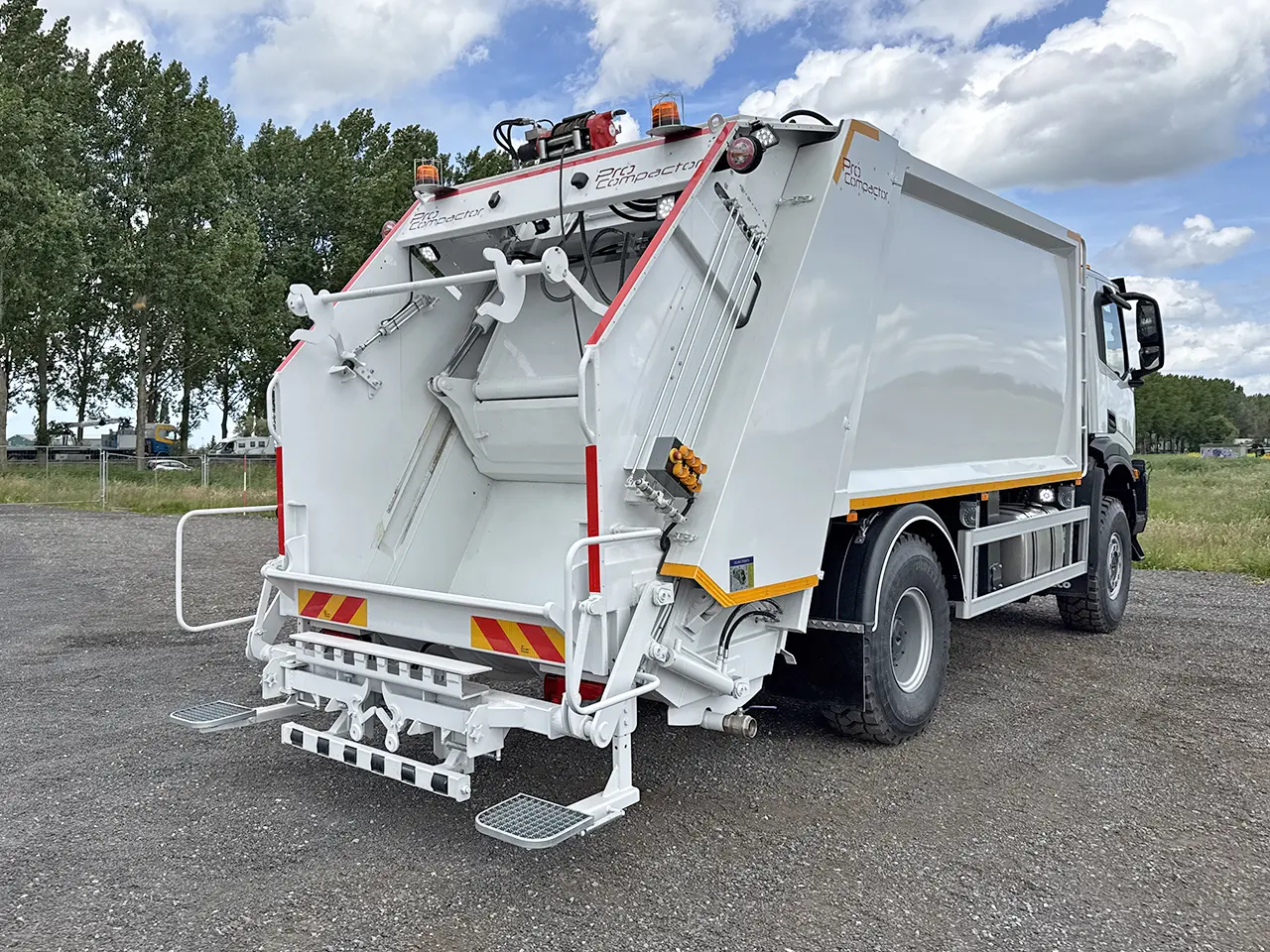 Iveco T-Way AD190T43WH AT Camion benne à ordures 4x4 19