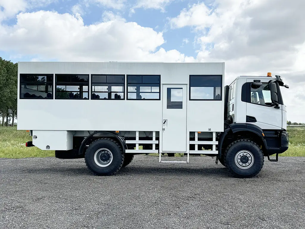 Iveco T-Way AD190T43WH AT 4x4 Midi Bus 5