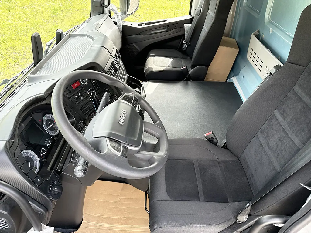 Iveco T-Way AD190T43WH AT Midi bus 4x4 7