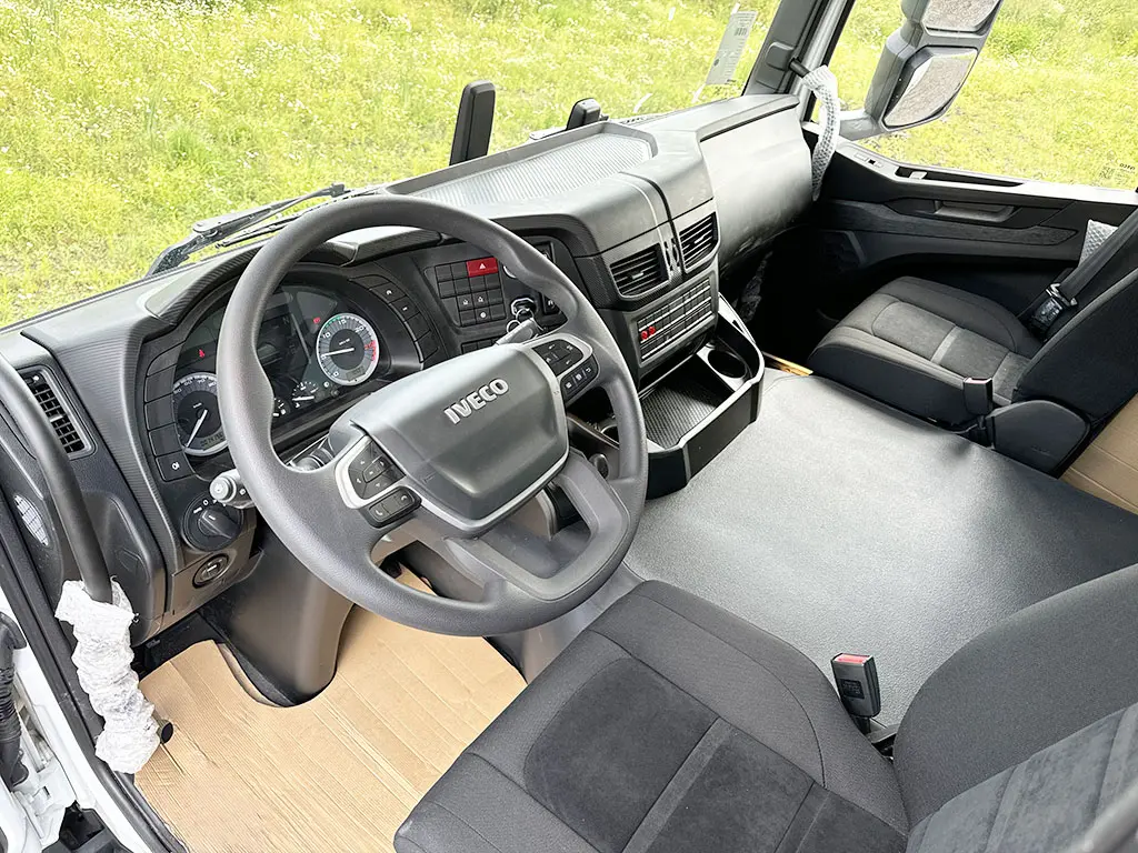 Iveco T-Way AD190T43WH AT Midi bus 4x4 8