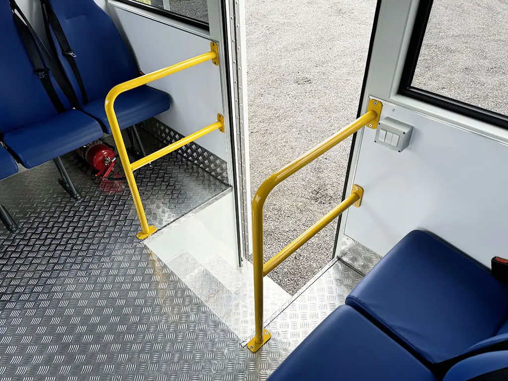 Iveco T-Way AD190T43WH AT 4x4 Midi Bus 17