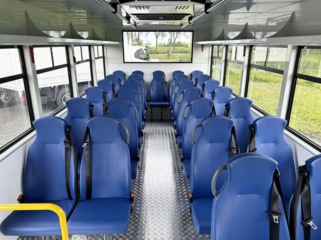 Iveco T-Way AD190T43WH AT 4x4 Midi Bus 18