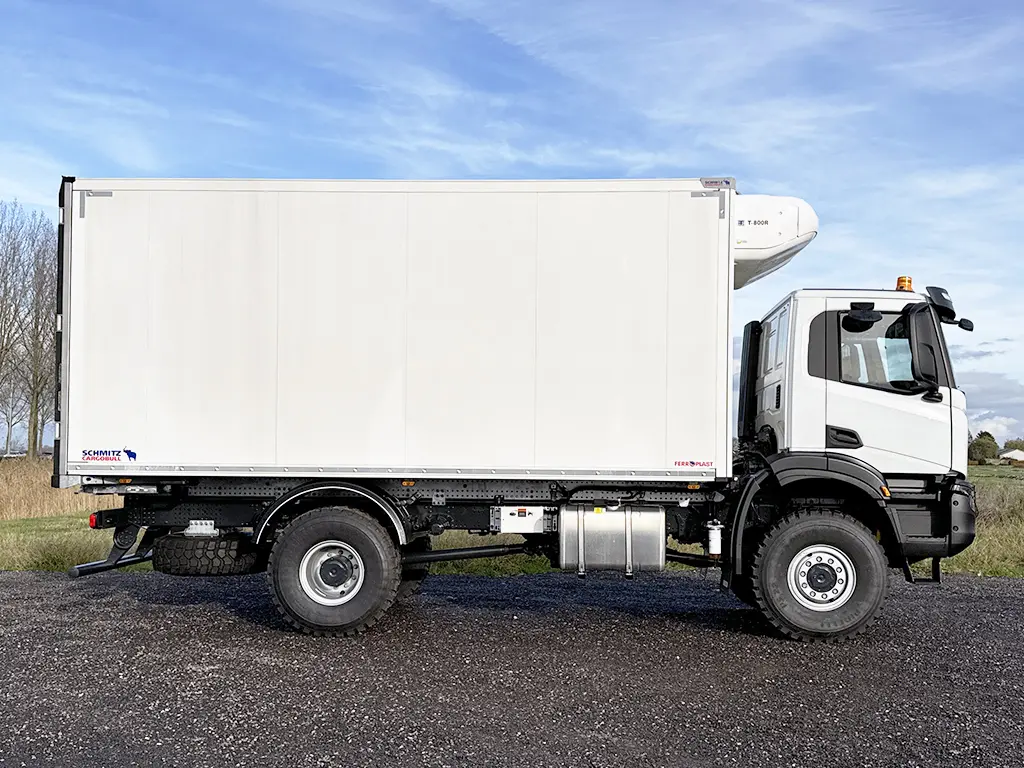 Iveco T-Way AD190T43WH AT 4x4 Refrigerated Box Truck 5