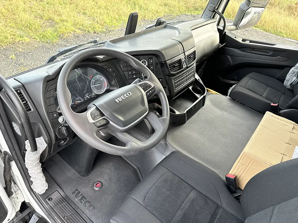 Iveco T-Way AD190T43WH AT Véhicule frigorifique 4x4 8