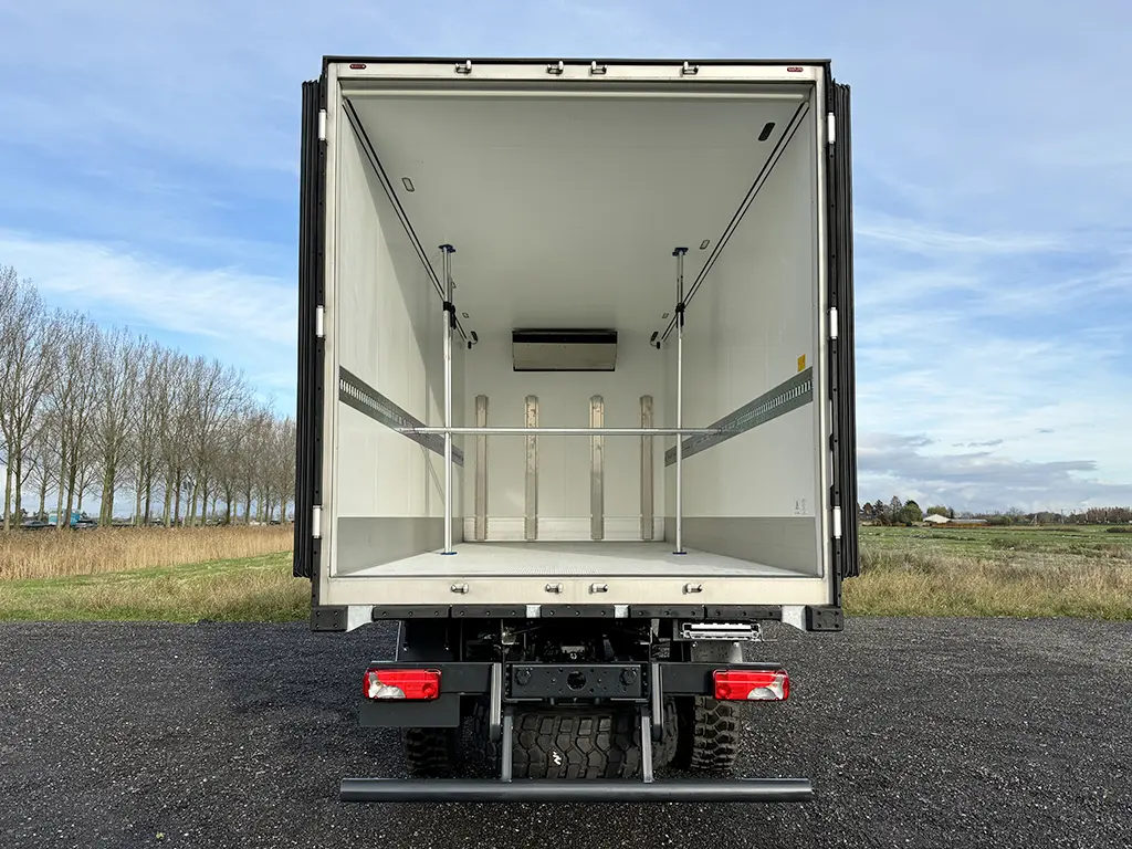 Iveco T-Way AD190T43WH AT 4x4 Refrigerated Box Truck 12