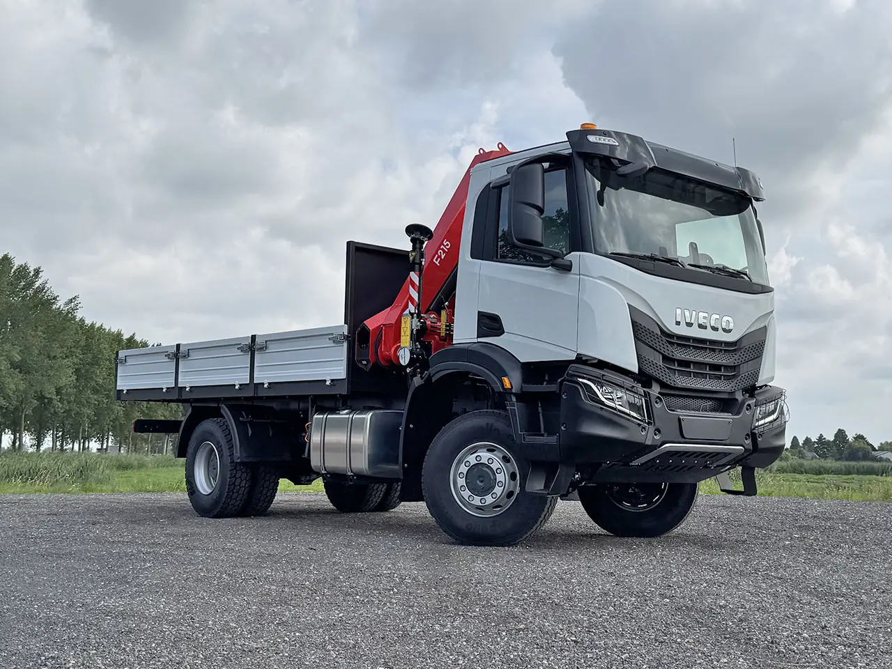 Iveco T-Way AD190T43WH AT Fassi F215A.0.24 4x4 Crane Truck 4
