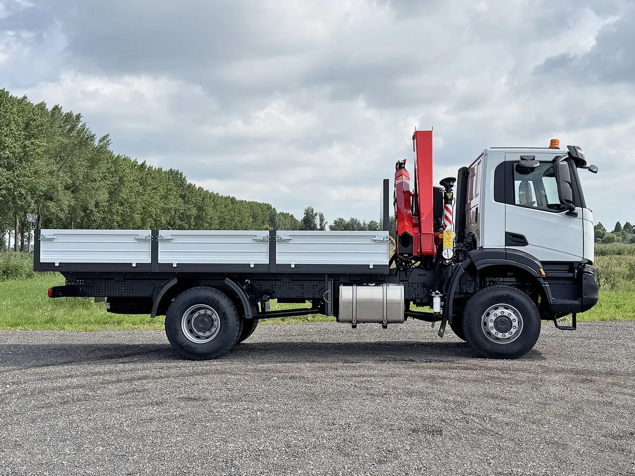 Iveco T-Way AD190T43WH AT Fassi F215A.0.24 4x4 Crane Truck 5