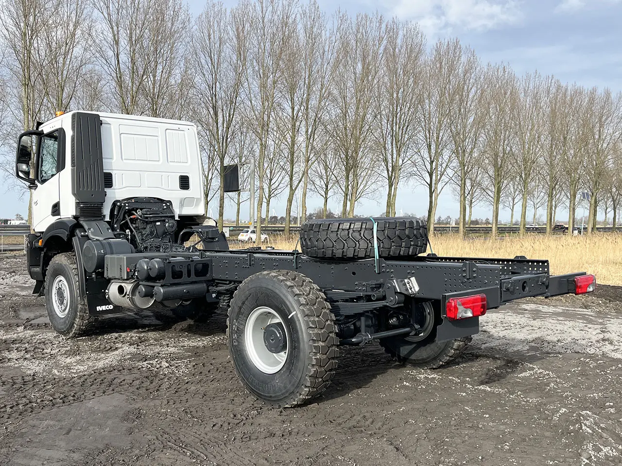 Iveco T-Way AD190T47WH-4500 Chassis Cabin 4x4 3