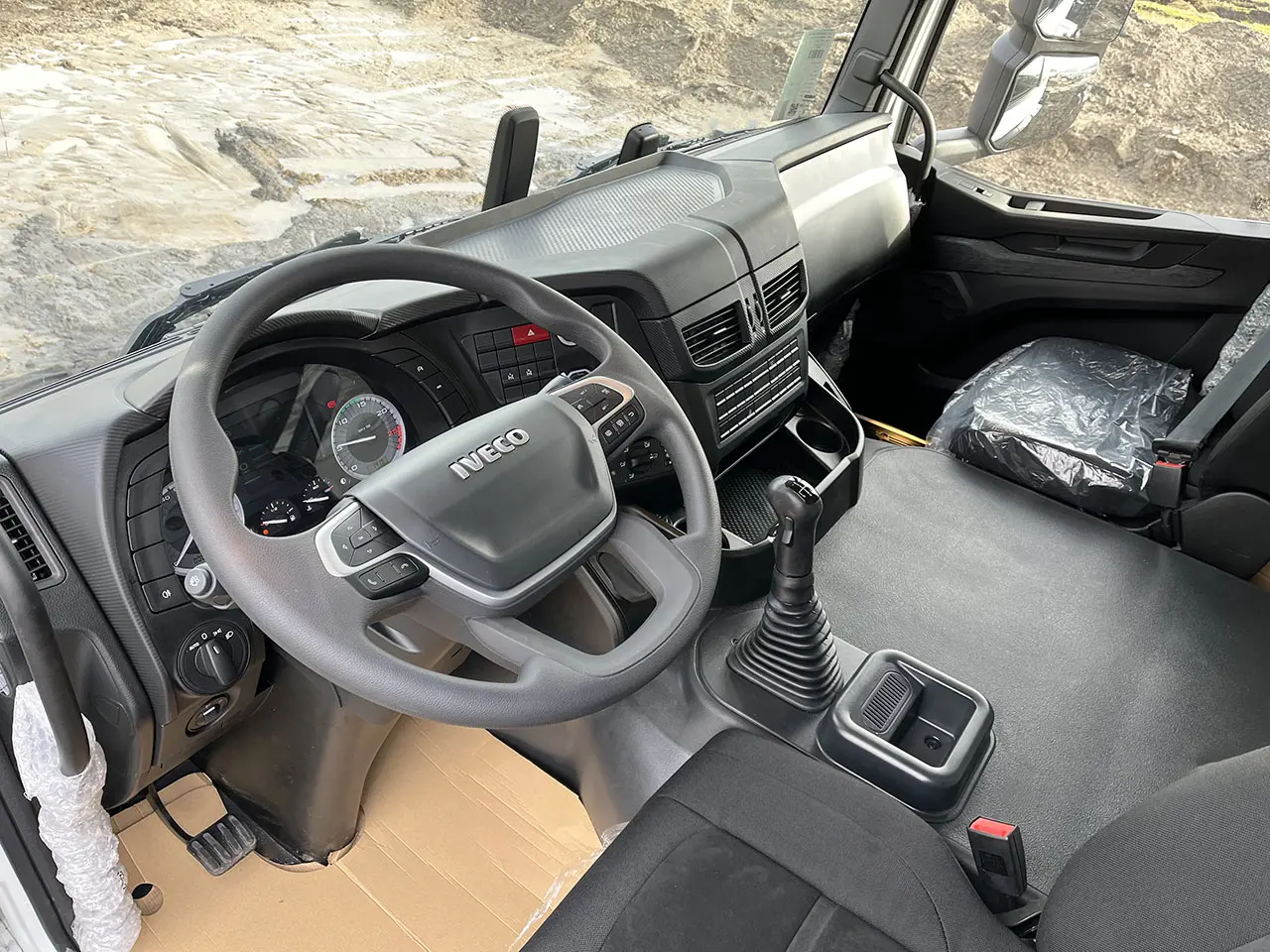 Iveco T-Way AD190T47WH-4500 4x4 Chassis Cabin 8