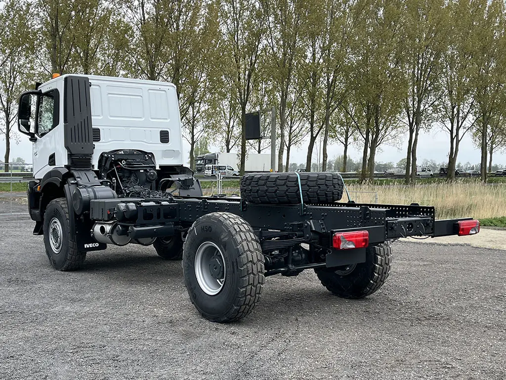 Iveco T-Way AD190T47WH-4500 4x4 Chassis Cabin 3