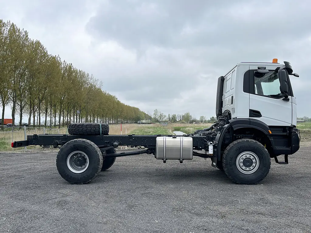 Iveco T-Way AD190T47WH-4500 4x4 Chassis Cabin 5