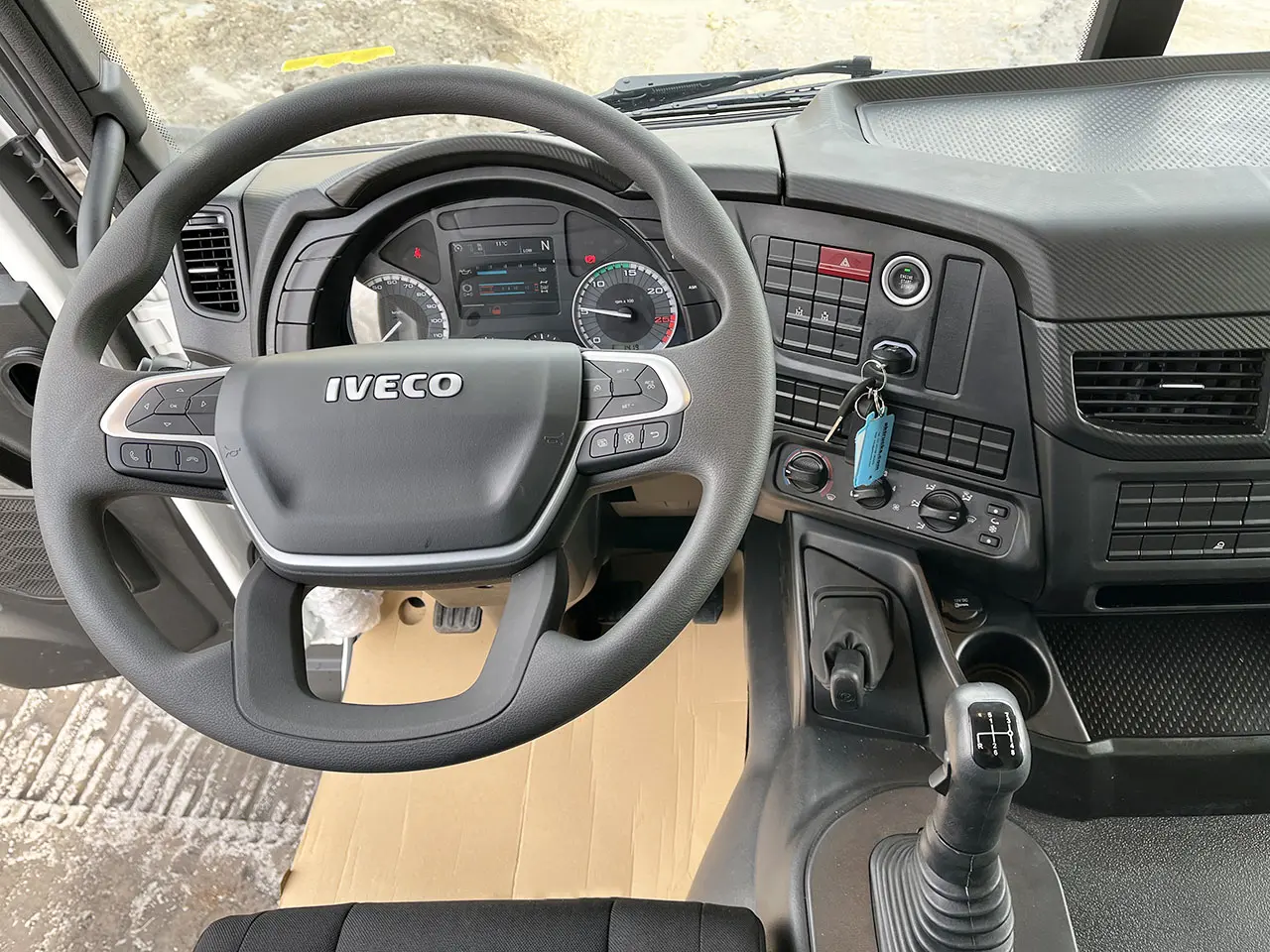 Iveco T-Way AD190T47WH-4500 4x4 Chassis Cabin 9