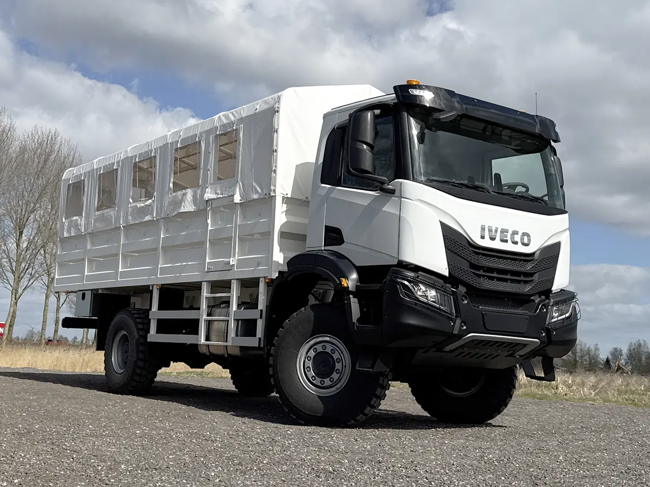 Iveco T-Way AD190T47WH Midi bus 4x4 4