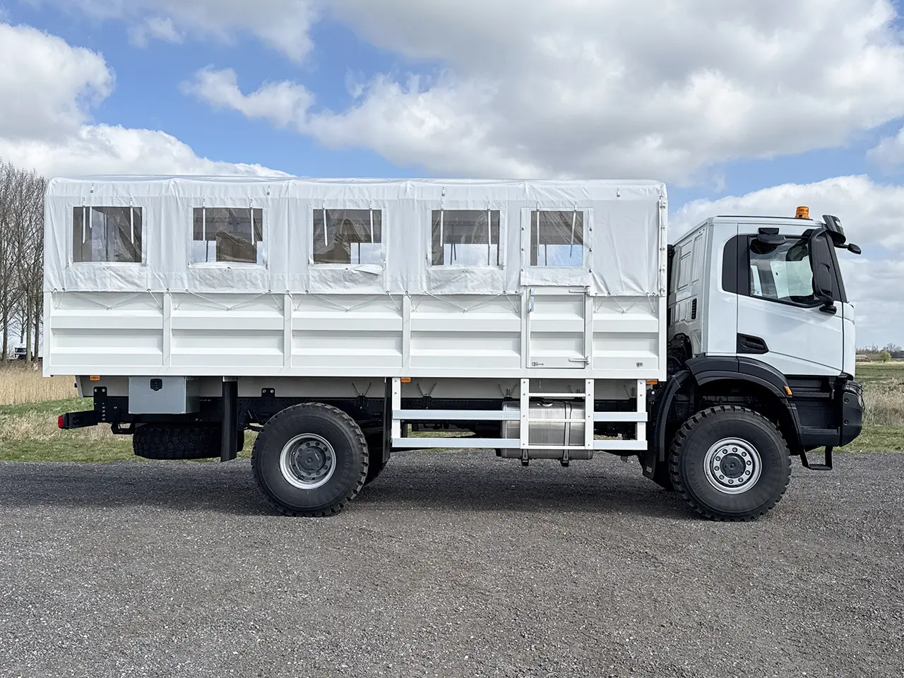 Iveco T-Way AD190T47WH Midi bus 4x4 5
