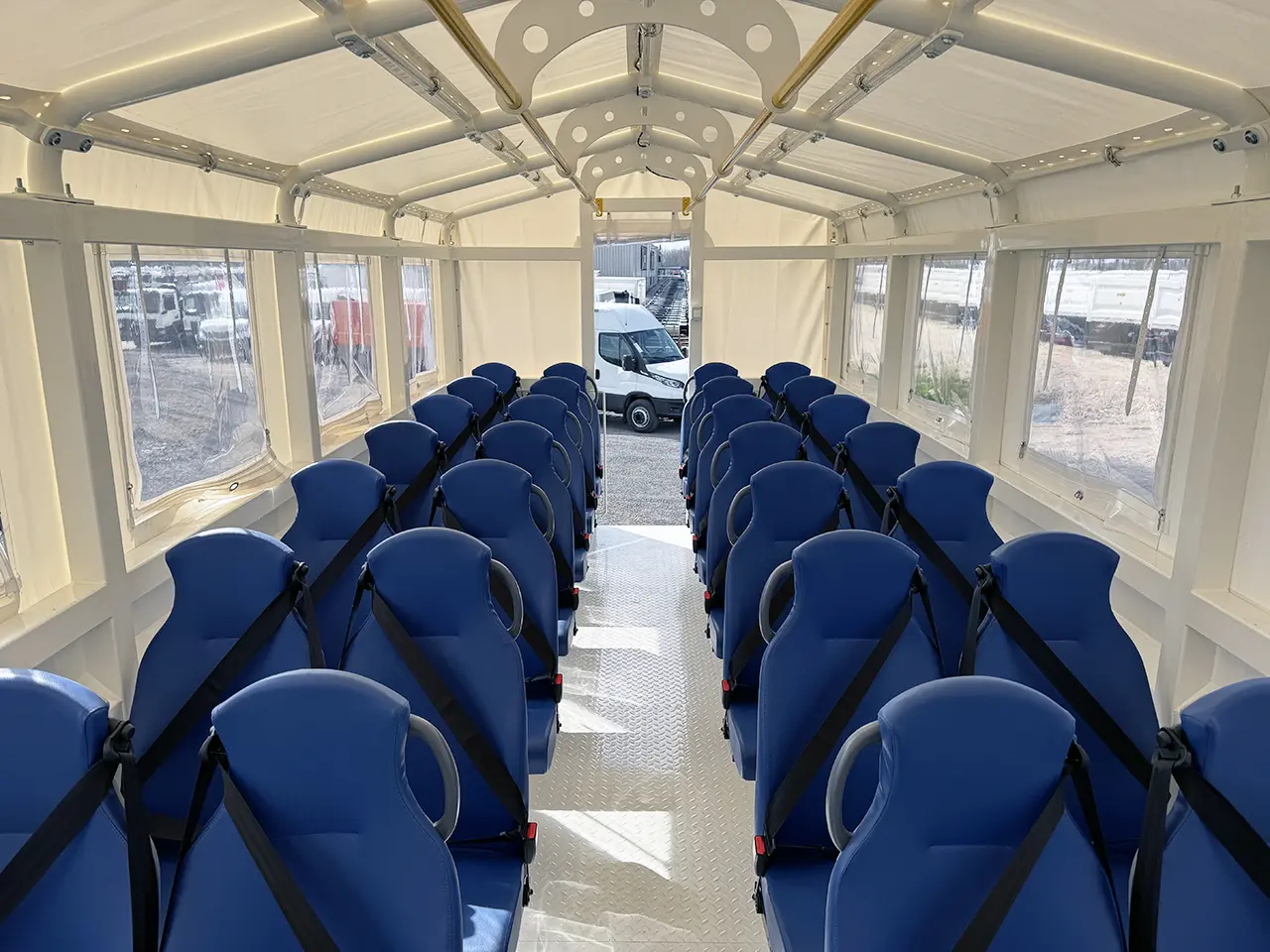 Iveco T-Way AD190T47WH Midi bus 4x4 13