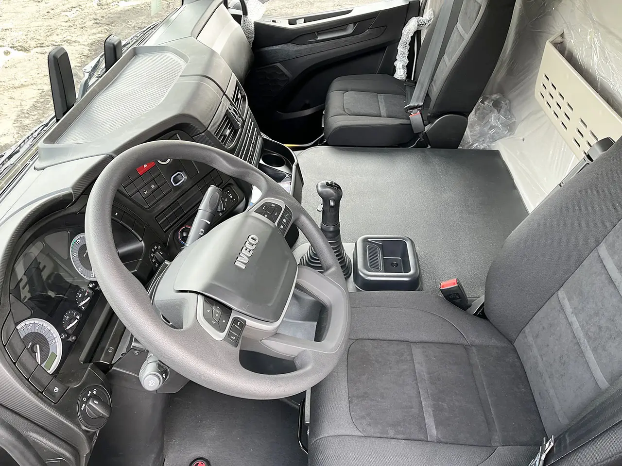 Iveco T-Way AD190T47WH AT Camion citerne à carburant 4x4 8