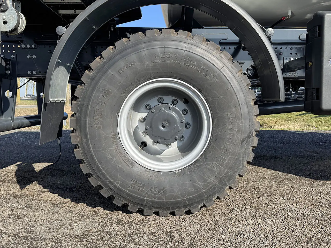 Iveco T-Way AD190T47WH AT Camion citerne à carburant 4x4 15