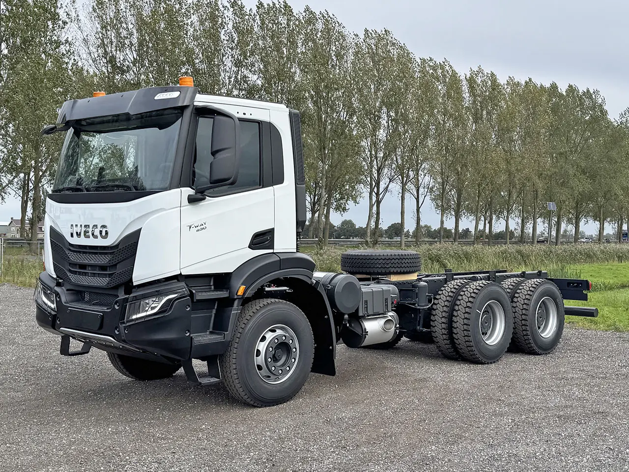 Iveco T-Way AD380T43-3800 AT Chassis Cabin 6x4