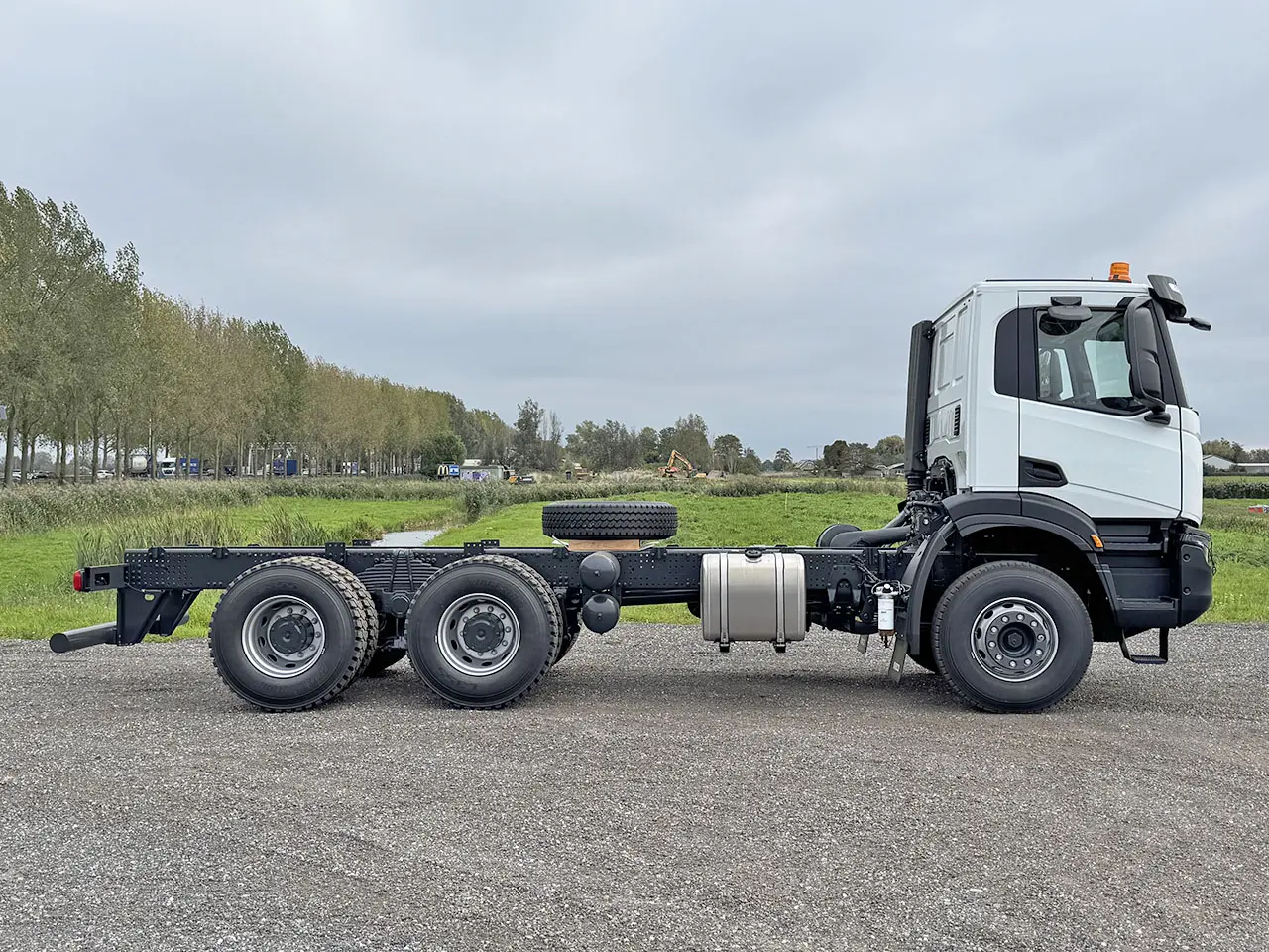Iveco T-Way AD380T43-3800 AT Chassis Cabin 6x4 5