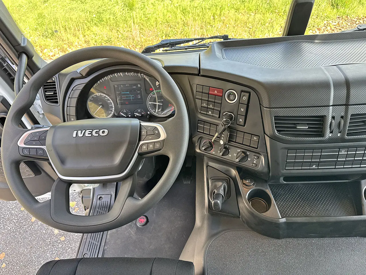 Iveco T-Way AD380T43-4500 Chassis Cabin 6x4 10