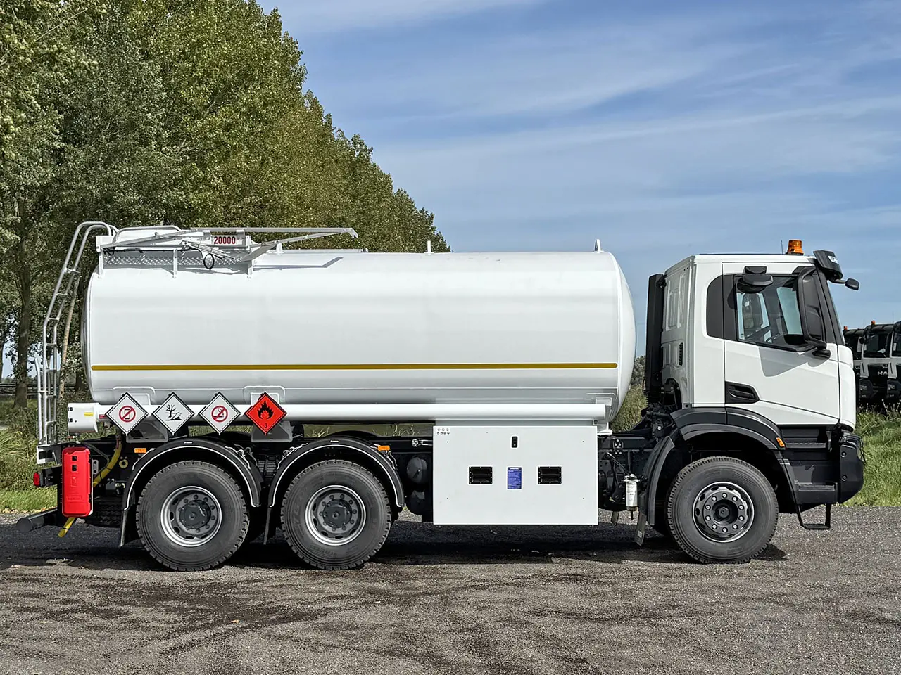 Iveco T-Way AD380T43 Fuel Tank Truck 6x4 5