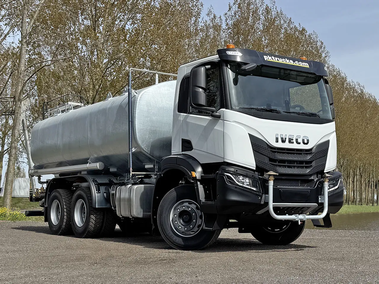 Iveco T-Way AD380T43 6x4 Water Tank Truck 4
