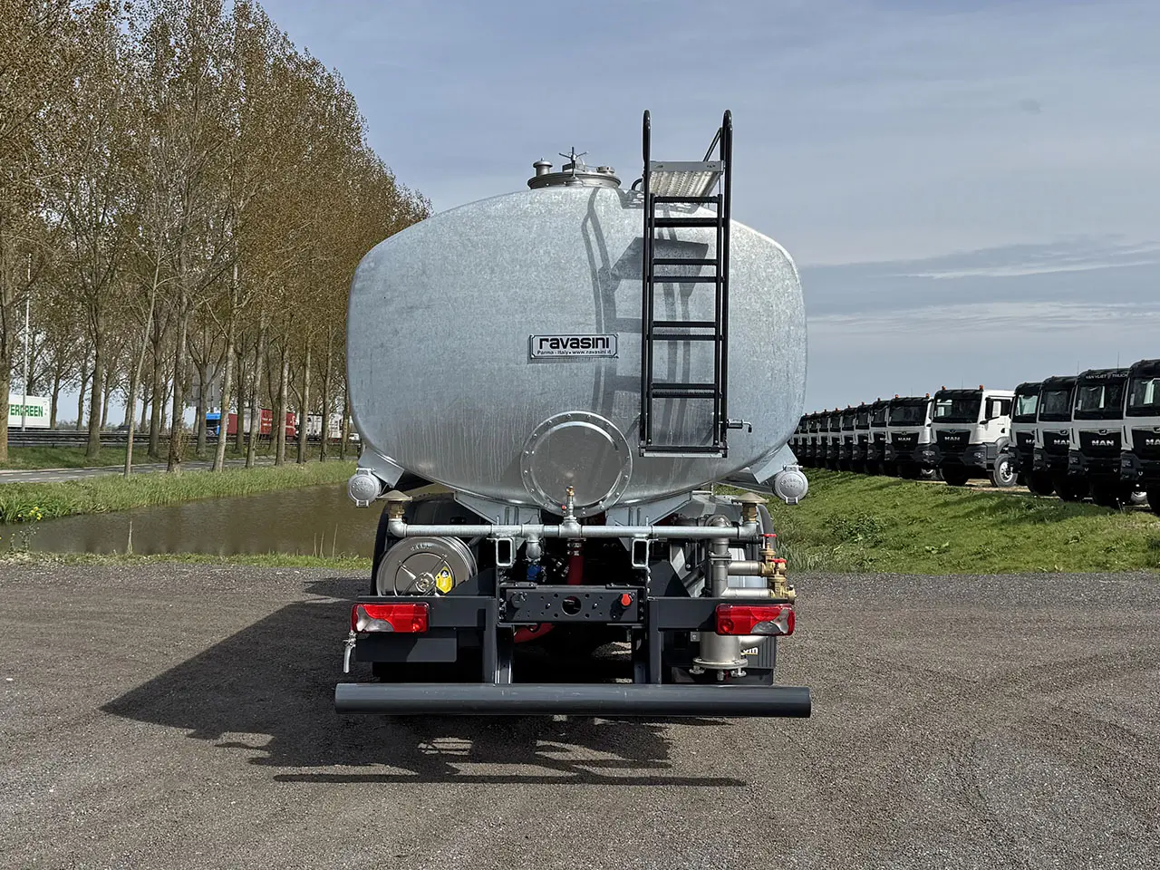 Iveco T-Way AD380T43 Water Tank Truck 6x4 16
