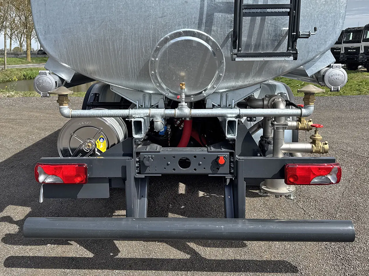 Iveco T-Way AD380T43 Water Tank Truck 6x4 18