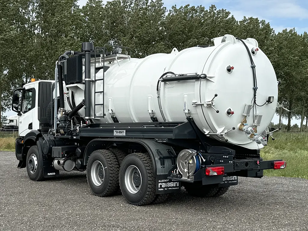 Iveco T-Way AD380T43 AT 6x4 Sewage Tank Truck