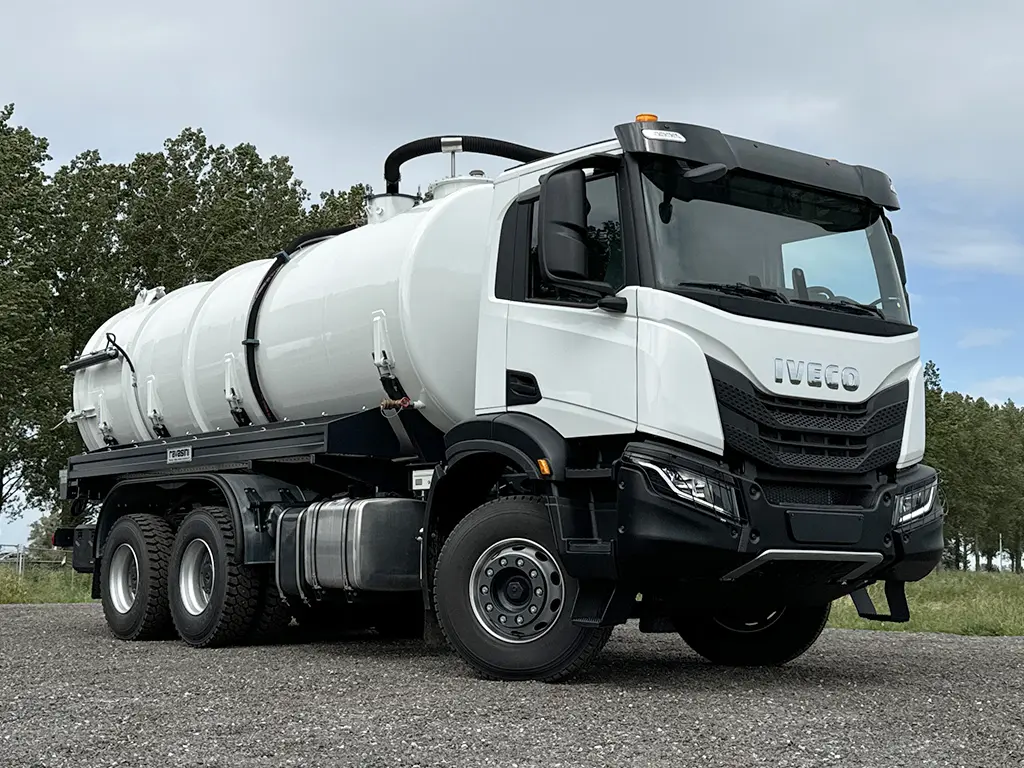 Iveco T-Way AD380T43 AT 6x4 Sewage Tank Truck 4