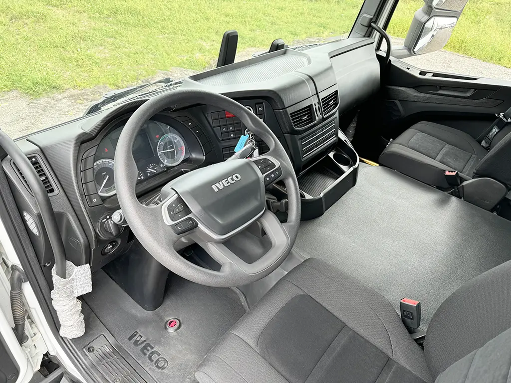 Iveco T-Way AD380T43 AT 6x4 Sewage Tank Truck 8